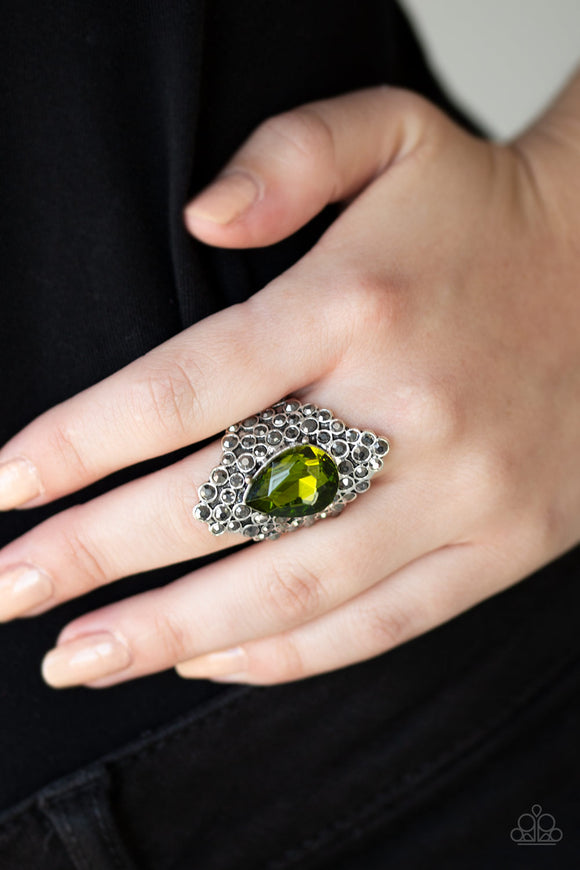 Hollywood Heiress Green Paparazzi Ring